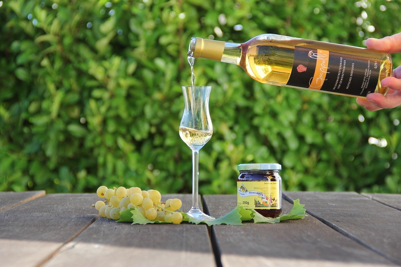 drink, alcohol, glass, alcoholic, liquor, green glass, green glasses